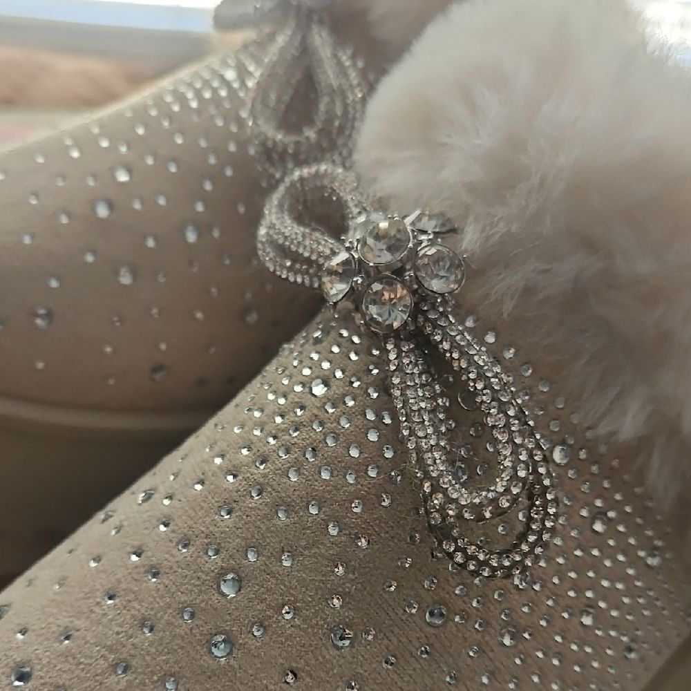 πππβTOP Moda Fur-Lined Platform Slip-Onsπππ - Picture 3 of 16